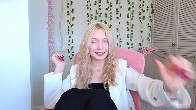Snapshot of vielleee chatting on June 2026 09:33:01 AM vielleee online show from June 2026 09:33:01 AM