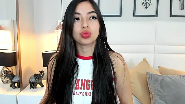 Snapshot of Melody__blake chatting on April 2026 12:04:01 PM Melody blake online show from April 2026 12:04:01 PM