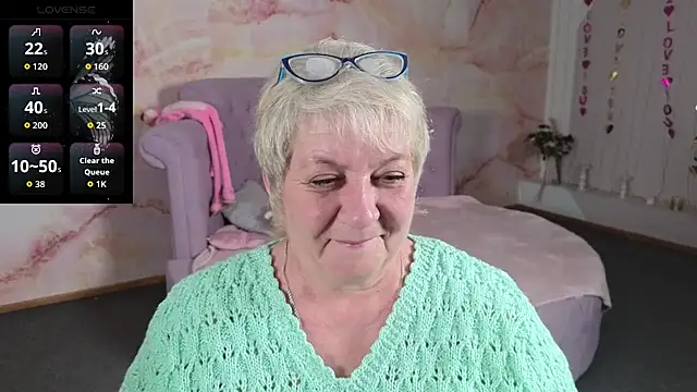 Snapshot of Poppy_Pulse chatting on April 2026 06:16:02 AM Poppy Pulse online show from April 2026 06:16:02 AM