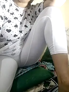 Snapshot of _RazaL_ chatting on April 2026 09:06:02 PM RazaL online show from April 2026 09:06:02 PM