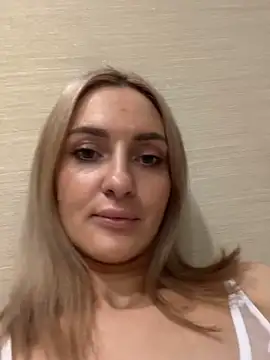 lovencat online show from April 2026 08:45:02 PM