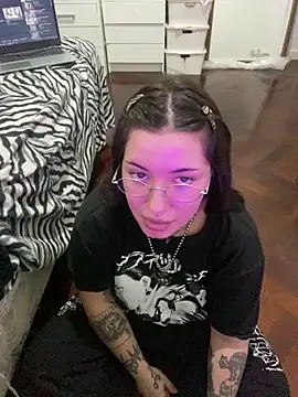 cherryxxox online show from April 2026 01:42:02 AM