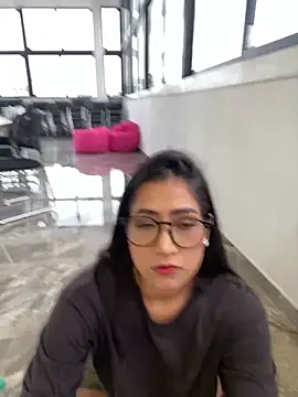 Snapshot of Hana-Parker chatting on May 2026 08:15:01 PM Hana-Parker online show from May 2026 08:15:01 PM