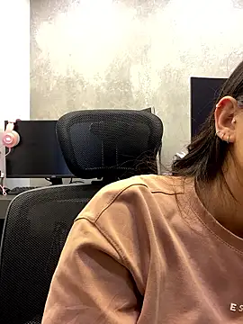 Snapshot of Hana-Parker chatting on May 2026 09:00:02 PM Hana-Parker online show from May 2026 09:00:02 PM