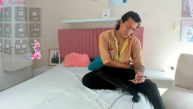 Snapshot of Damian_Romanoff chatting on May 2026 12:54:02 PM Damian Romanoff online show from May 2026 12:54:02 PM