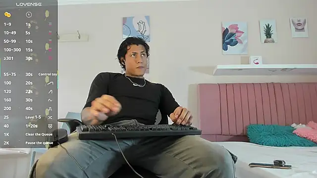 Snapshot of Damian_Romanoff chatting on May 2026 08:26:02 PM Damian Romanoff online show from May 2026 08:26:02 PM