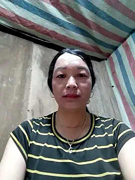 Snapshot of vanlucky2 chatting on April 2026 11:07:01 PM vanlucky2 online show from April 2026 11:07:01 PM