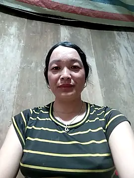 Snapshot of vanlucky2 chatting on April 2026 11:12:01 AM vanlucky2 online show from April 2026 11:12:01 AM