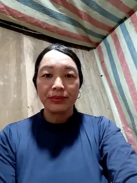 Snapshot of vanlucky2 chatting on April 2026 11:42:02 PM vanlucky2 online show from April 2026 11:42:02 PM