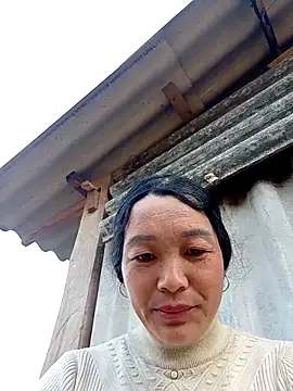 Snapshot of vanlucky2 chatting on May 2026 11:34:02 PM vanlucky2 online show from May 2026 11:34:02 PM
