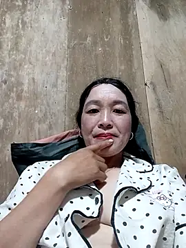 Snapshot of vanlucky2 chatting on May 2026 04:07:02 AM vanlucky2 online show from May 2026 04:07:02 AM
