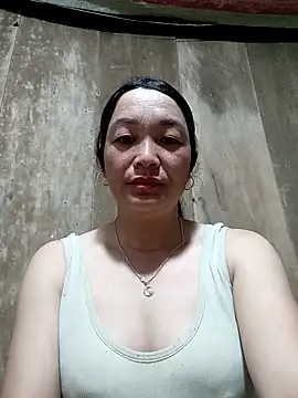 Snapshot of vanlucky2 chatting on May 2026 11:11:01 PM vanlucky2 online show from May 2026 11:11:01 PM