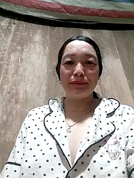 Snapshot of vanlucky2 chatting on May 2026 11:22:01 PM vanlucky2 online show from May 2026 11:22:01 PM