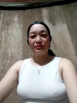 Snapshot of vanlucky2 chatting on May 2026 10:36:01 PM vanlucky2 online show from May 2026 10:36:01 PM