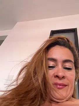 Natigoonzalez online show from April 2026 05:30:01 PM