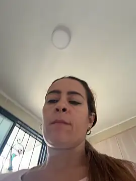 Natigoonzalez online show from May 2026 05:40:02 PM