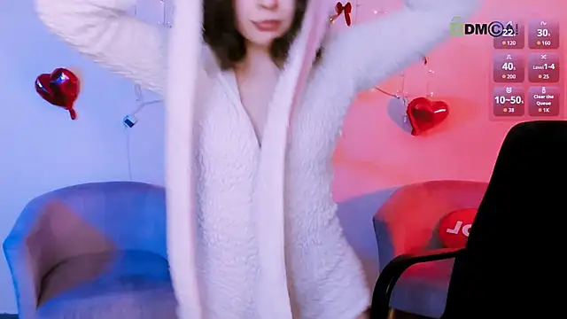 mia mooon  online show from April 2026 10:42:02 AM