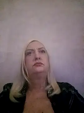 Snapshot of Julia20X chatting on April 2026 06:41:01 PM Julia20X online show from April 2026 06:41:01 PM