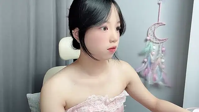 Xiaoqing00 online show from May 2026 02:40:01 AM