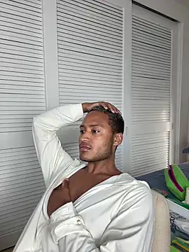 DTKXXV online show from April 2026 10:42:01 AM