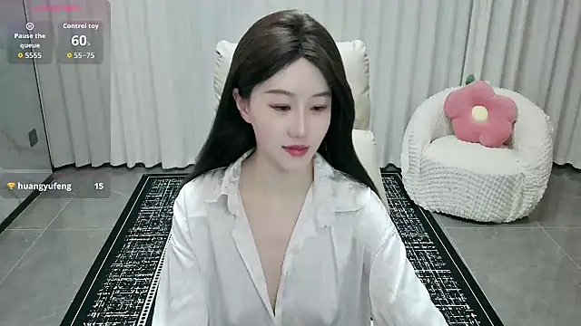 LUNYI-CC online show from June 2026 02:18:02 PM