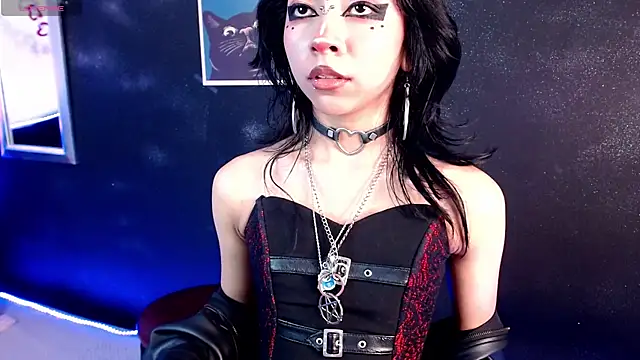 Snapshot of KiomyVamp chatting on May 2026 04:01:02 PM KiomyVamp online show from May 2026 04:01:02 PM