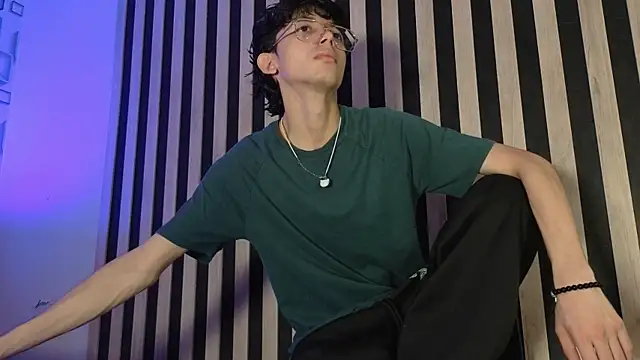 Snapshot of Twink_Sebas7 chatting on July 2026 12:22:02 PM Twink Sebas7 online show from July 2026 12:22:02 PM
