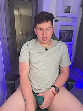 Snapshot of Thiago___ chatting on April 2026 05:06:02 PM Thiago online show from April 2026 05:06:02 PM