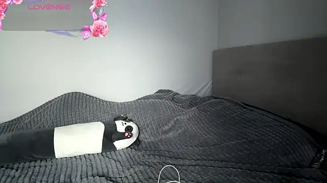 Snapshot of Thyeiysyla chatting on April 2026 02:16:02 AM Thyeiysyla online show from April 2026 02:16:02 AM