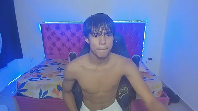 Snapshot of skinny_sam chatting on May 2026 05:01:02 AM skinny sam online show from May 2026 05:01:02 AM