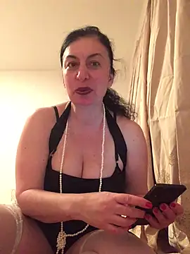 Snapshot of Lizzaa80 chatting on April 2026 08:18:01 PM Lizzaa80 online show from April 2026 08:18:01 PM