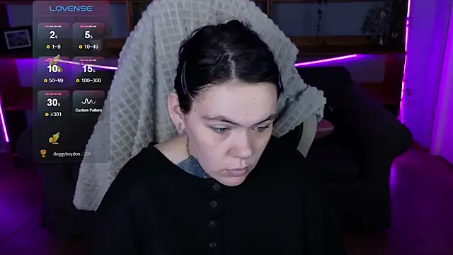 Snapshot of QwertyAnnie_Lbo chatting on April 2026 11:15:01 AM QwertyAnnie Lbo online show from April 2026 11:15:01 AM