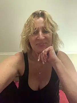 Beautiful Princess Diana online show from April 2026 09:39:33 PM