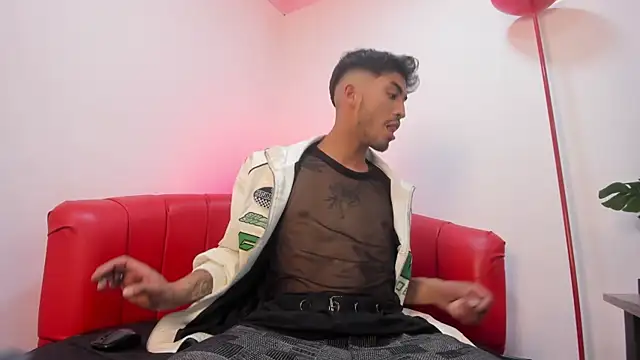 Aziel Jenner online show from April 2026 04:13:02 AM