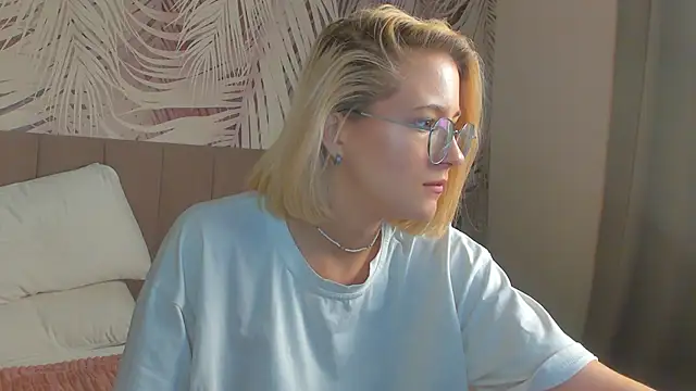 Lizzyvega online show from April 2026 01:48:01 AM