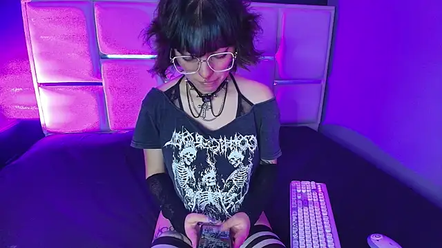 BadEmyXO online show from July 2026 04:15:01 AM