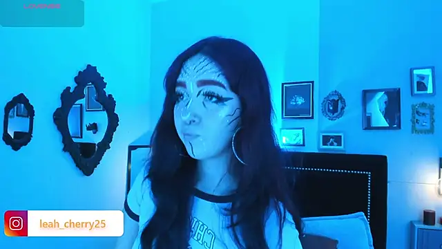 Snapshot of Leah_cherry chatting on May 2026 10:40:02 PM Leah cherry online show from May 2026 10:40:02 PM
