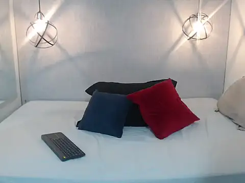 Migatica johnson12 online show from April 2026 03:24:02 AM