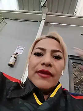 Snapshot of LUISA__07 chatting on May 2026 10:33:02 PM LUISA 07 online show from May 2026 10:33:02 PM