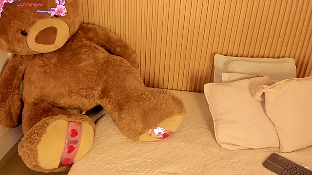 SamanthaBloom online show from April 2026 08:24:02 PM