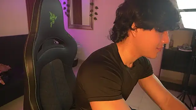 Snapshot of dante_muscle chatting on April 2026 12:33:01 PM dante muscle online show from April 2026 12:33:01 PM