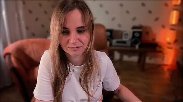 MiaSparkes online show from April 2026 12:18:02 PM