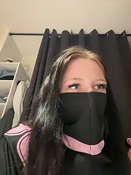 Snapshot of groslolo67 chatting on April 2026 06:35:01 PM groslolo67 online show from April 2026 06:35:01 PM