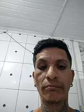 Snapshot of elchamogabotiktok chatting on May 2026 01:03:01 AM elchamogabotiktok online show from May 2026 01:03:01 AM