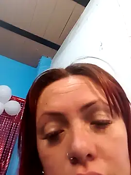 carolinhe26 online show from April 2026 02:54:01 PM