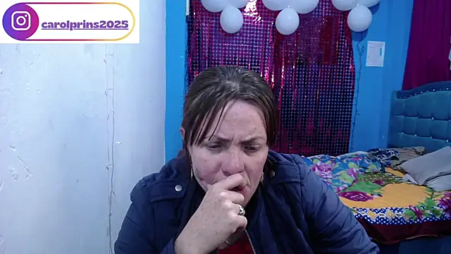 Snapshot of carolinhe26 chatting on April 2026 01:36:02 PM carolinhe26 online show from April 2026 01:36:02 PM