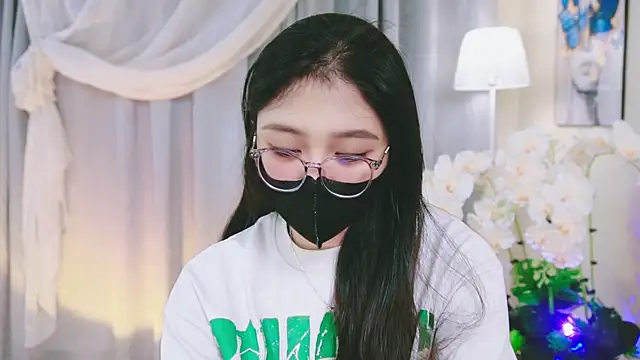 Snapshot of Chan_Chann chatting on June 2026 09:19:02 AM Chan Chann online show from June 2026 09:19:02 AM