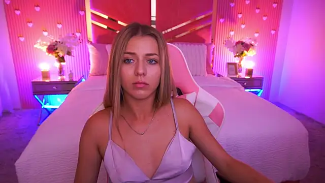 DoveLovee online show from July 2026 03:03:02 PM