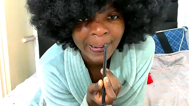 Snapshot of PetiteEbonyBabe_ chatting on June 2026 01:17:02 PM PetiteEbonyBabe online show from June 2026 01:17:02 PM