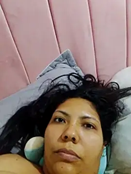 Snapshot of Izel_ chatting on May 2026 10:05:02 PM Izel online show from May 2026 10:05:02 PM